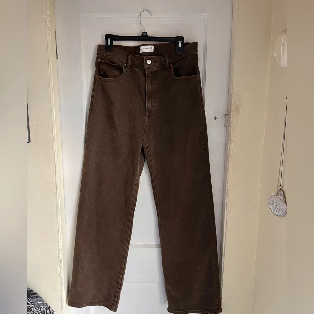 Abercrombie & Fitch Ultra High Rise 90s Straight Leg Brown Jeans Size 10 - Picture 4 of 6